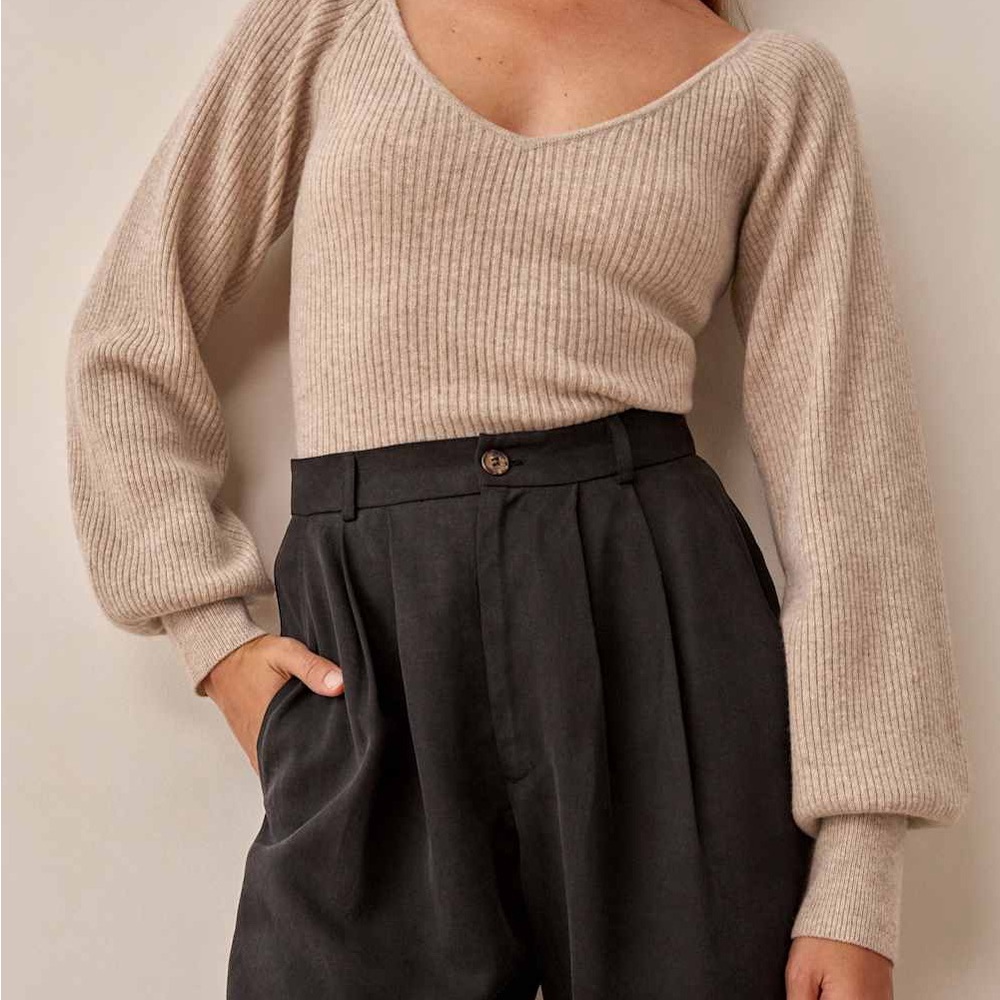 Reformation Hart Cashmere V-Neck Sweater - Grey - Picture 8 of 10